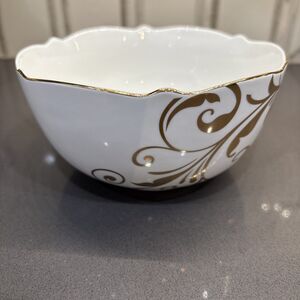 Pier 1 Elegant Scroll 8” Bowl Gold White Soup or Cereal Scalloped Rim, One Piece